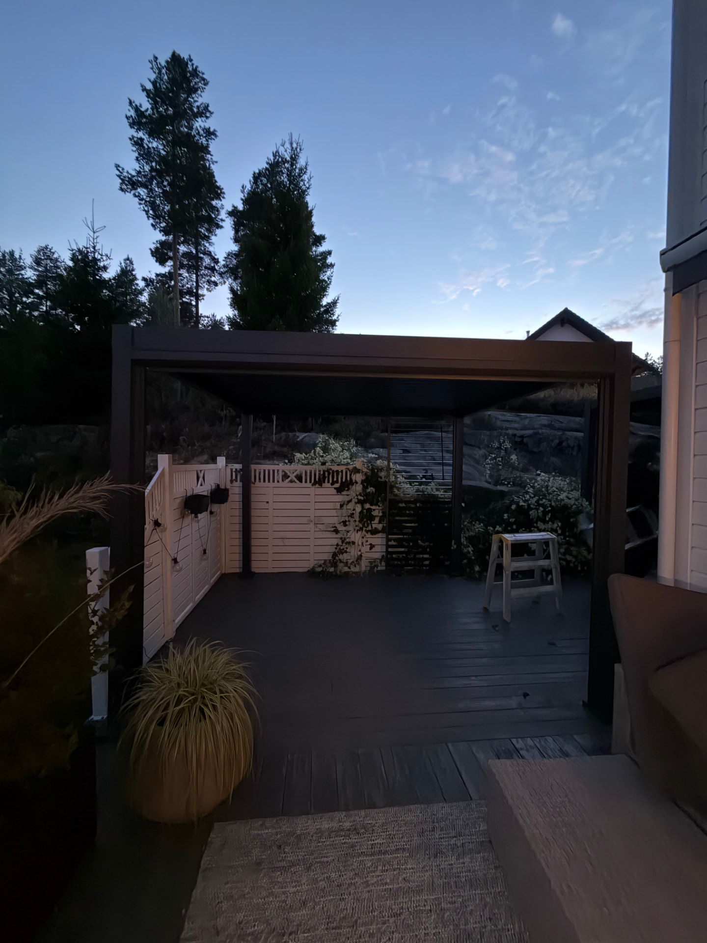 Ferdig ryddet og rengjort terrasse etter endt oppdrag